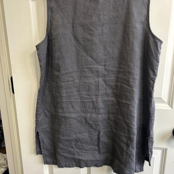 Excellent condition Ellen Tracy Gray Sleeveless linen tunic size L. Gold details - Picture 8 of 10